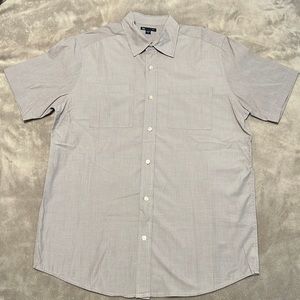 GAP Men’s Short Sleeve Light Gray Button Down Shirt